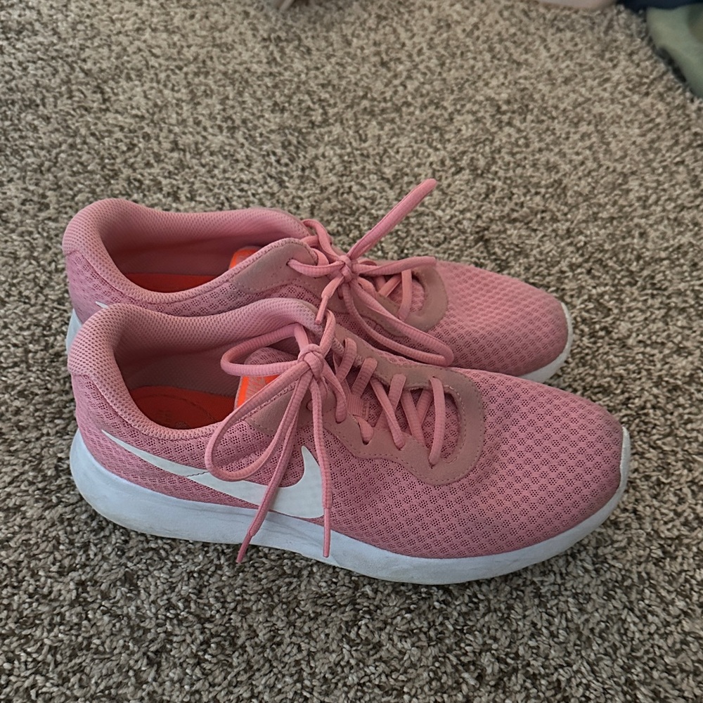Nike Women's Pink Athletic Shoes